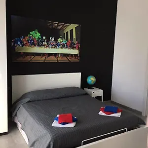 Apartament Interno 10, Syrakuzy
